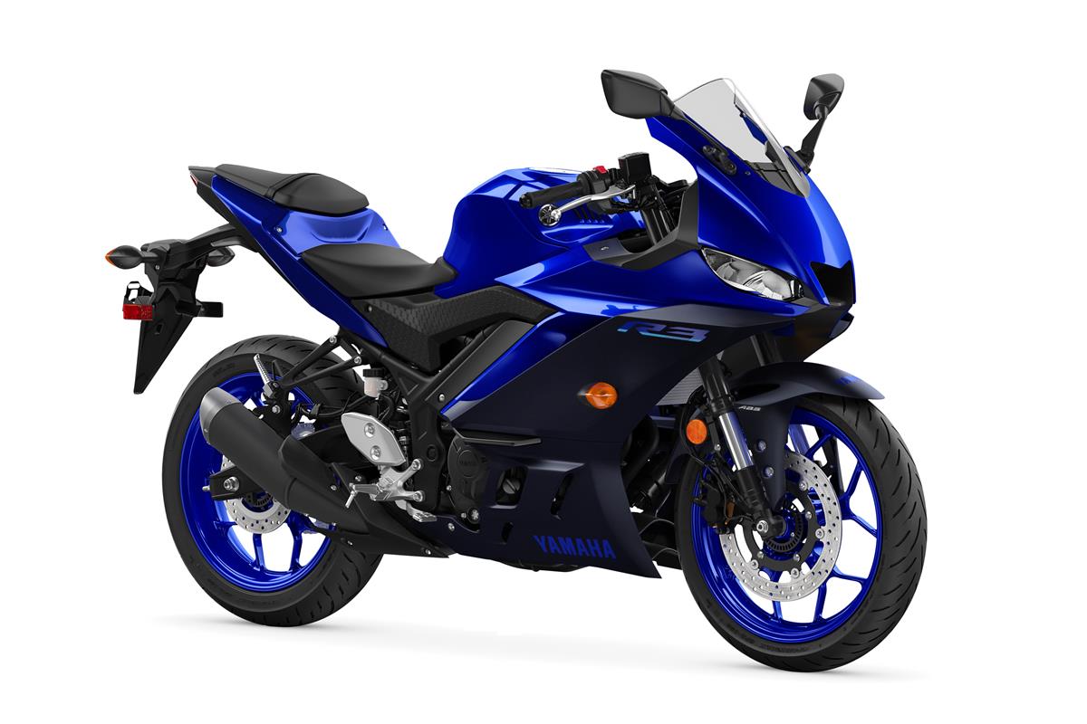 YAMAHA YZF-R3 - R WORLD IS CALLING:
Legendary Yamaha superbike styling, advanced twin cylinder engine and ultra‑light chassis—the perfect entry into R World.