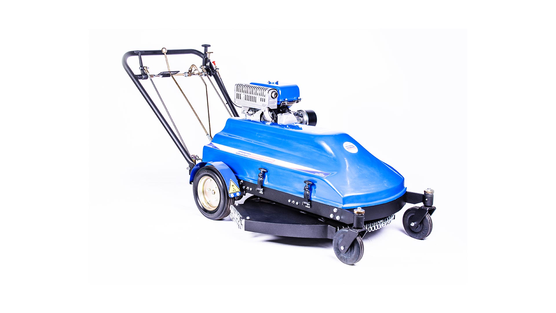YAMAHA IND75TK LAWNMOWERS  - METICULOUSLY CRAFTED:
The self propelled industrial type lawnmower driven by Yamaha’s most powerful MZ360, 2Hp engine fitted with a full cyclone filter. This two-speed locally and meticulously crafted grass-chomping machine boasts 750mm cut width by bar blade.